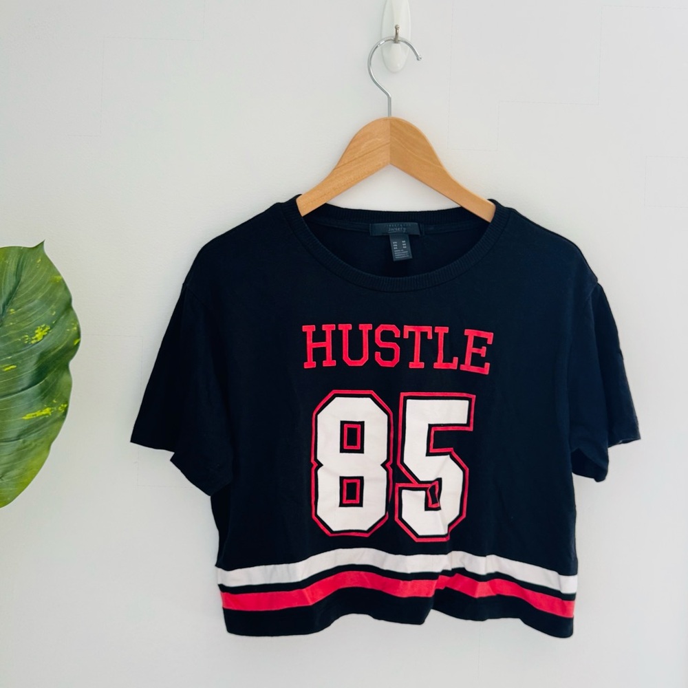 URBAN PLANET | Graphic Cropped Short Sleeve Tee Size Medium